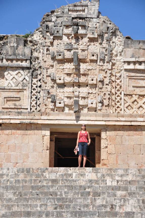 Caminhando pelo imponente Quadrângulo das Monjas', nas ruínas mayas de Uxmal, no Yucatán, sul do México